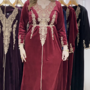 غوب قفطان قطيفة – لمسة ملكية بتطريز الفتلة